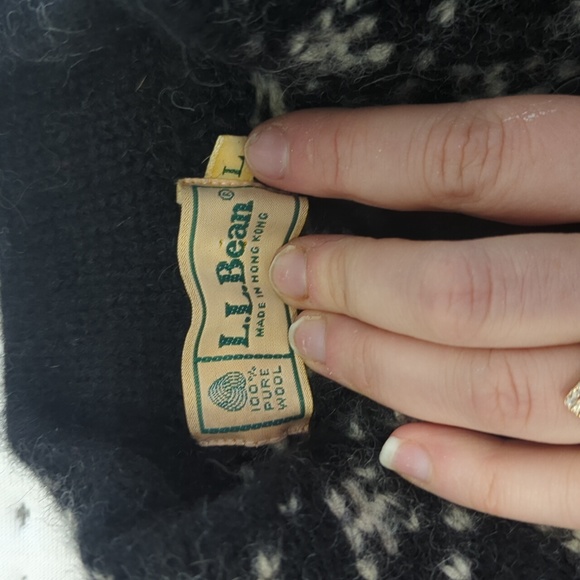 100% pure wool L.L Bean sweater size large - Picture 2 of 3